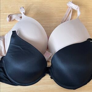 PINK Victoria's Secret Black and Cream Bra Set